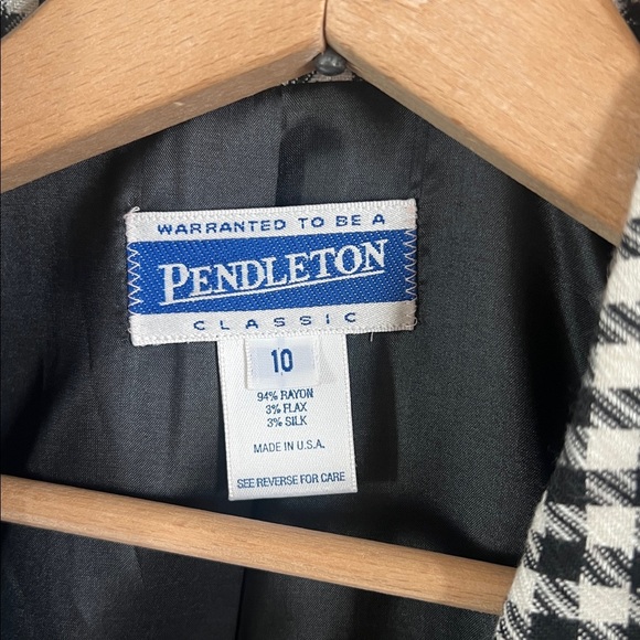 Pendleton Women's Houndstooth Blazer in Black and White - Picture 2 of 3